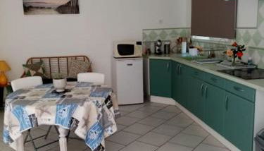 Appartement calme dans villa, piscine et spa et mer - Foto 4, stove, minibar