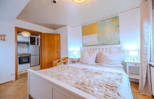 Bright Boho Apartment WiFi Parking Near A72 - Foto 8