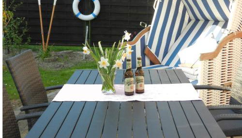 Ferienhaus Nordseejuwel - Foto 2, Garden, sunbed