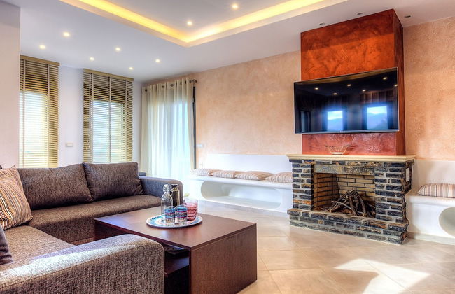 Great Villa, Enormous Pool, Nice Location near Village Sisi - Foto 14