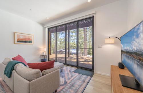 Modern Eco Retreat with Hot Tub and Views - Foto 8