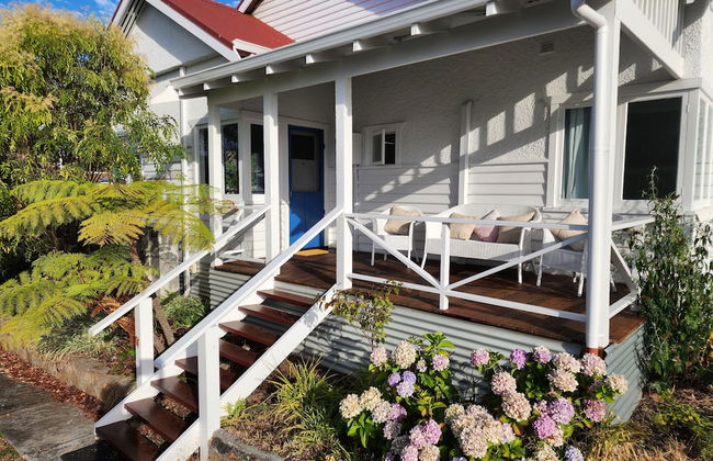 Bay Vista Cottage by the BnB Collection - Photo 27