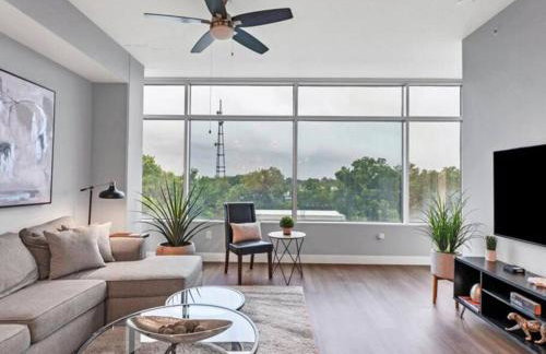 Luxury 1260sq ft 2 Bd 2BTH in DT - Foto 26