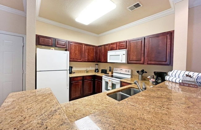 Tuscan Dream 2 Bedroom Condo by RedAwning - Photo 8