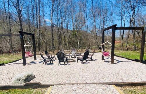 Cozy Cabin By the Slopes - Foto 19