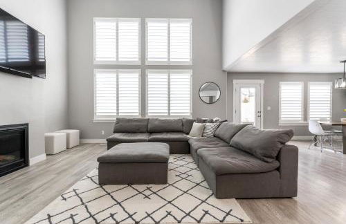 8 Beds 2 Full Kitchens Fenced HUGE Yard & Parks! - Foto 5