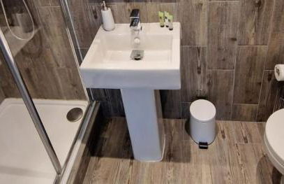 Rutland Point apartment Perfect for contractors plenty of parking - Foto 11