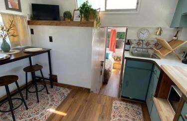 Unique and Serene Sunset Houseboat for 4 - Foto 4