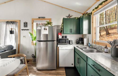 Cozy Cabin w Lake, Hot Tub, Huge Deck & Fire Pit - Foto 17