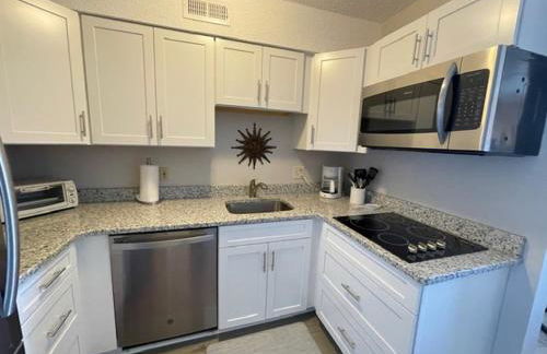 Marylander Condominiums, 90 steps from the beach - Foto 49