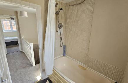 Quiet 3 bed semi with off street parking - Foto 39