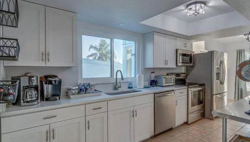 Lakefront Duplex with Pontoon Boat 2 Bedroom Home - Foto 5