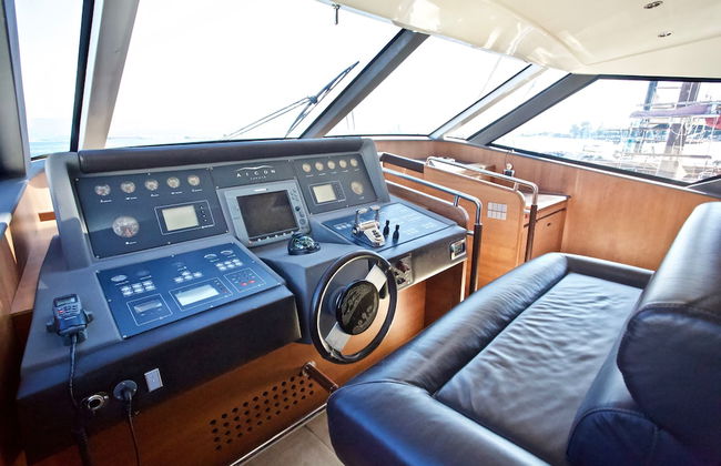 Italy Luxury Yacht Charter - Photo 9