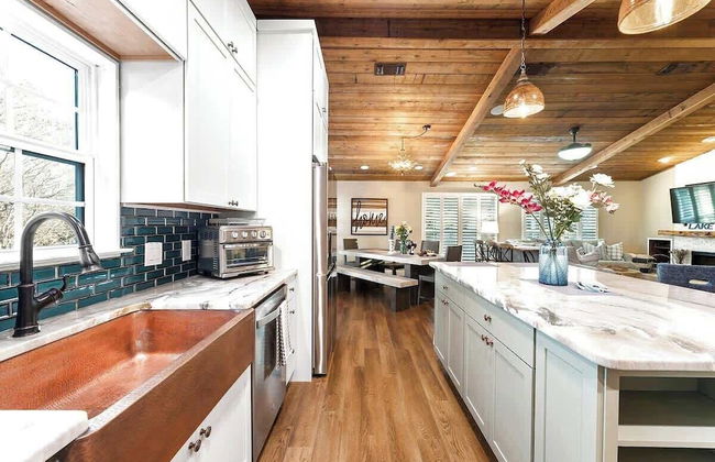 Luxury on Lake LBJ With Hot Tub Firepit & Boat Slip - Foto 14