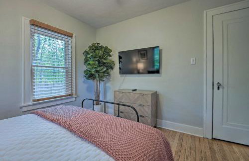 Benton Harbor Gracie Cottage with Hot Tub and Yard! - Foto 18