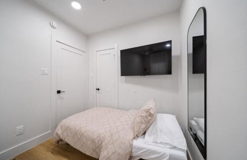 Mediterranean Villa #4 at East Downtown - Foto 13