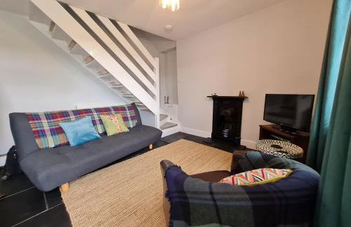 Picturesque 2 Bedroom Miners Cottage Near Bike Park Wales & Brecon Beacons - Photo 5