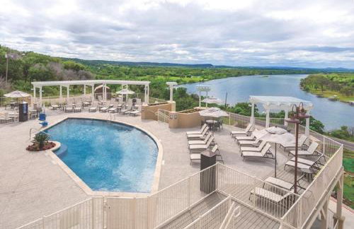 Enjoy the scenery of Lake Marble Falls in 2BD resort condo with family - Photo 30