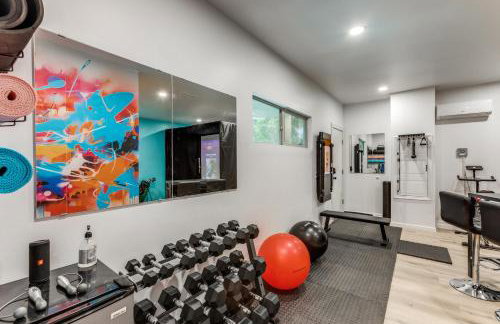 The Q - Austin Family Vacation Home - Hot Tub, Sauna, Gym & Backyard - Foto 15