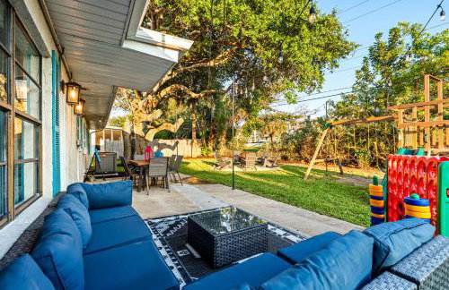 Surf Drive - Ultimate Beach Getaway for Families - Photo 62