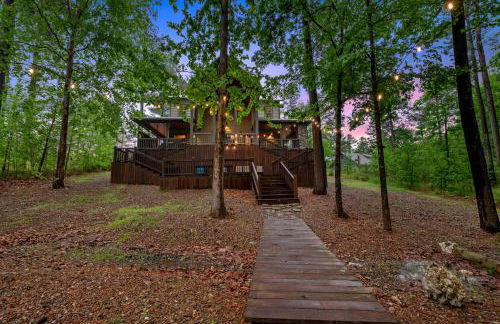 King Suite! Hot Tub, Arcade Games, L2 EV, Fire Pit, Kids Playset, Ping Pong, Dog Friendly - Foto 78