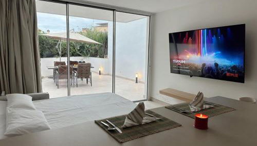 Marbella Hideaway BBQ, POOL & Best walking distance Beaches - Photo 3