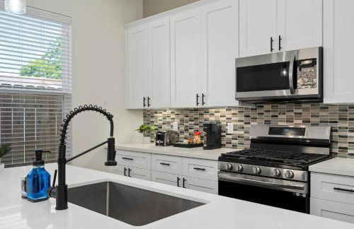 The Oasis - Modern 3BR Near Downtown - Med Center - Stadiums - Foto 15