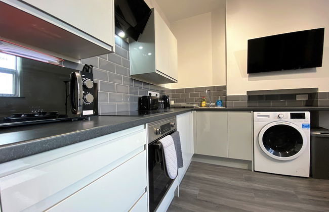 StayCrewe Apartments - Photo 18