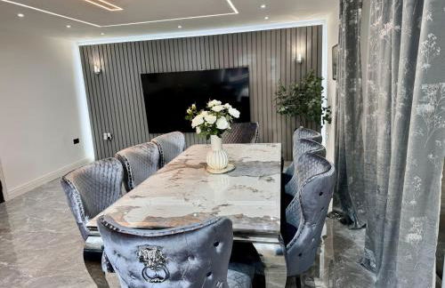 Lux 7 Bedroom residence - Photo 10