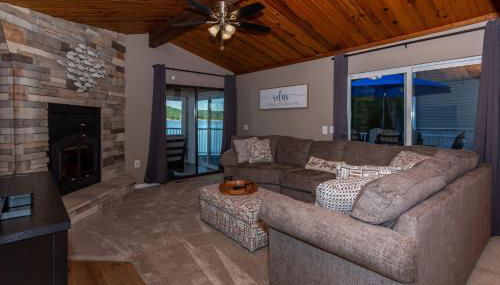 Lakefront Family Home Private Dock with Huge Views - Foto 5