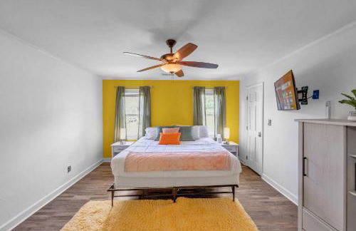 Firepit Games Grill Hot Tub Arcade & King Bed - Photo 53