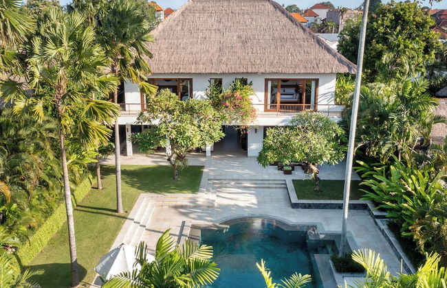 Impiana Private Villas Seminyak - Foto 1
