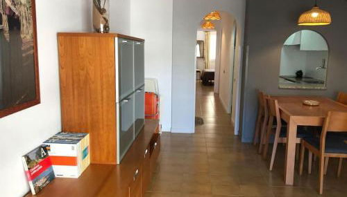 Pis a tocar de la platja amb wifi i parking inclòs - Photo 2