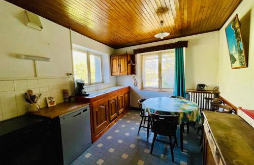 Nice Chalet With View On The Mountain - Photo 3