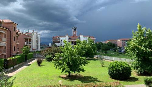 King House - Photo 4, Garden view