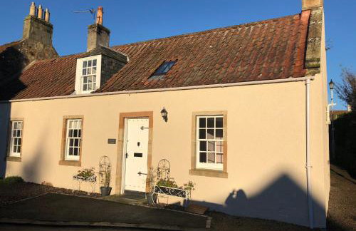 Jasmine Cottage, sleeps 5 near Elie, with garden - Foto 1