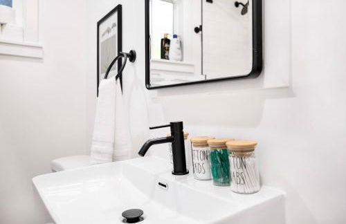 Newly Modern 4BR2BA Rambler by Super Market - Foto 35