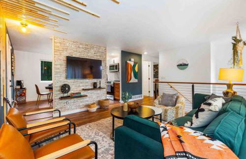 Luxury Living - Kirkland Stylish Home - Prime Spot - Photo 6