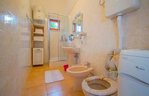 Apartment Rino, only 30m from the sea - Foto 20