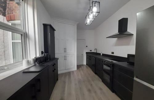 Chic 5 double bedroom house - 15 min to Manchester - Foto 1
