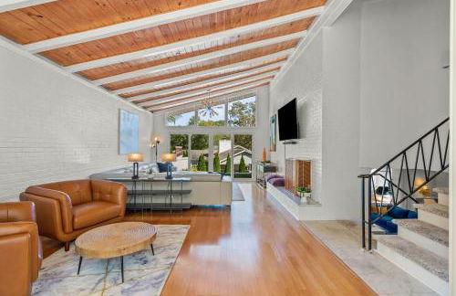 Upscale Modern Home with perfect triad location - Photo 15