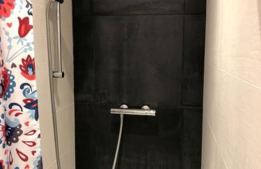 Maison de centre-ville au calme avec jardin et parkings - Photo 4