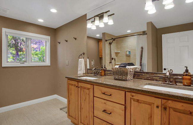 5BR Poe Manor Entertain,hot Tub+has Everything! - Foto 34