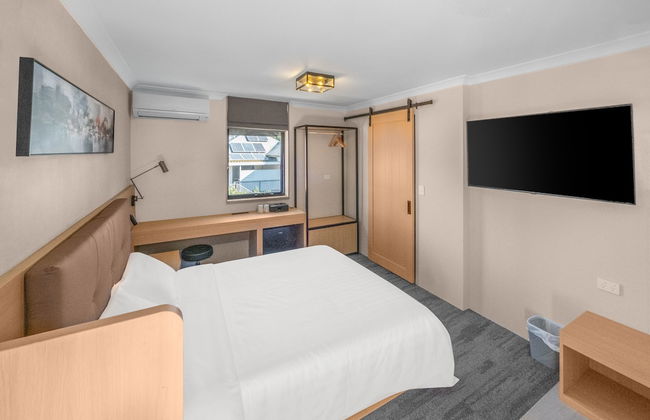 Spring Hill Inn - Photo 4