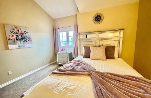 Stunning Panoramic Waterfront Pool Home Escape - Foto 28