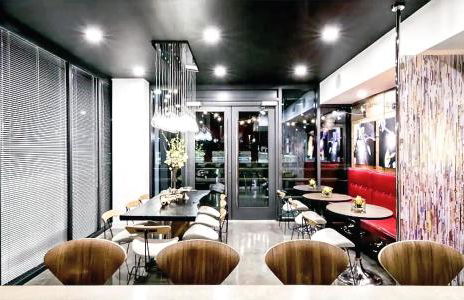 Skyline Retreat Penthouse, Top Floor, Year round Pool, City View! - Foto 52