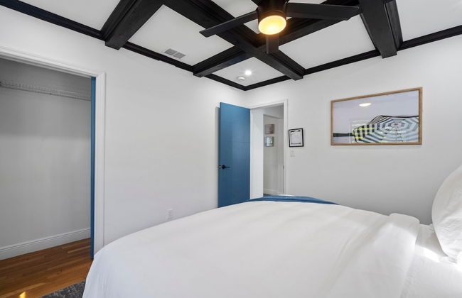 Stunning 3 Bd Pool House w Enchanting Water Views - Foto 23