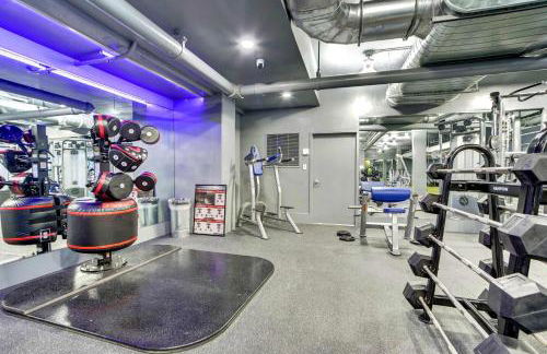 Stylish Apartment Close to National Landing - Photo 18