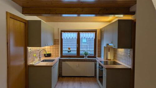 Wohnung am Wald in ruhiger Siedlung Panoramafenster zum höchsten Kunstwerk der Welt 5 Min zur Autobahn oder Zentrum - Foto 3