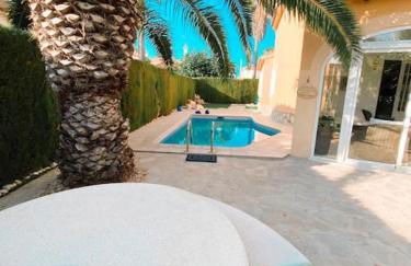 Impresionante Villa con piscina climatizada - OLIVA NOVA - Photo 6